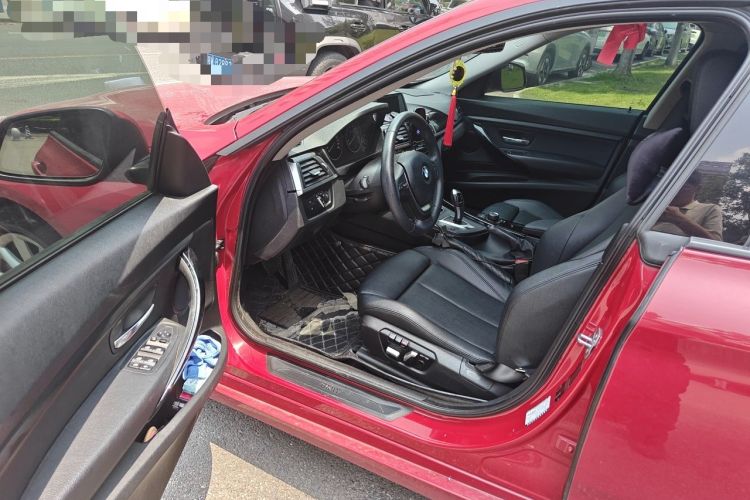 Used BMW 3 Series GT 2018 320i Sport Edition Driver Seat