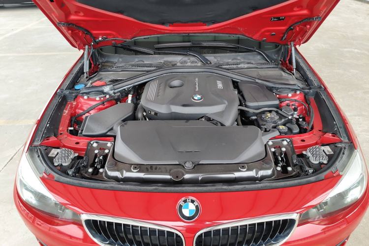 Used BMW 3 Series GT 2018 320i Sport Edition Engine Bay