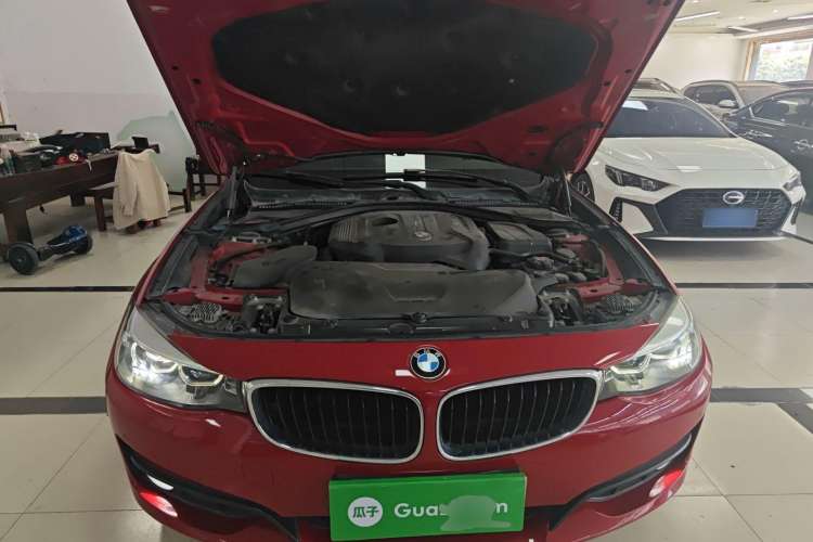 Used BMW 3 Series GT 2018 320i Sport Edition Engine Bay