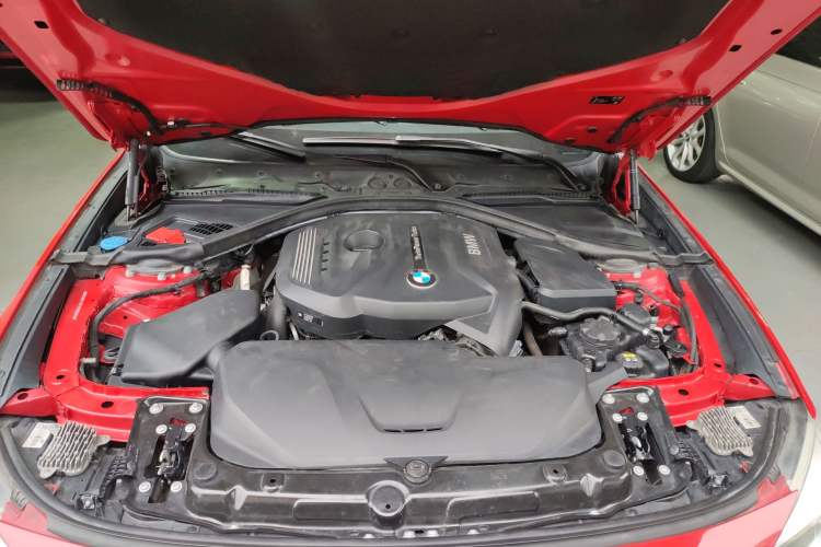 Used BMW 3 Series GT 2018 320i Sport Edition Engine Bay