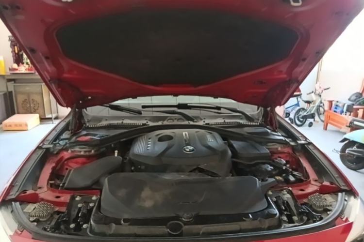 Used BMW 3 Series GT 2018 320i M Sport Edition Engine Bay