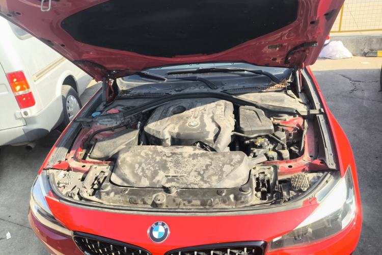 Used BMW 3 Series GT 2018 320i Sport Edition Engine Bay