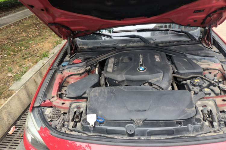 Used BMW 3 Series GT 2018 320i Sport Edition Engine Bay Right