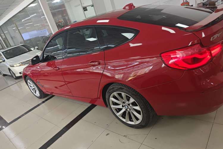 Used BMW 3 Series GT 2018 320i Sport Edition Exterior 3