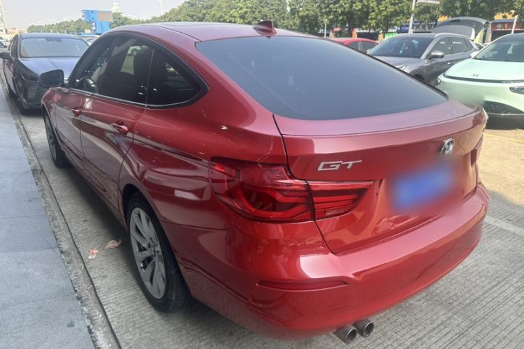 Used BMW 3 Series GT 2018 320i Sport Edition Exterior 3