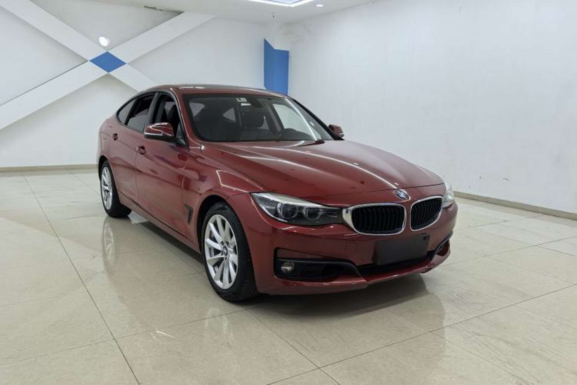 Used BMW 3 Series GT 2018 320i Sport Edition Exterior 4