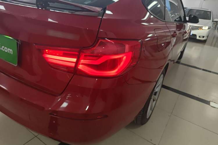 Used BMW 3 Series GT 2018 320i Sport Edition Exterior 6
