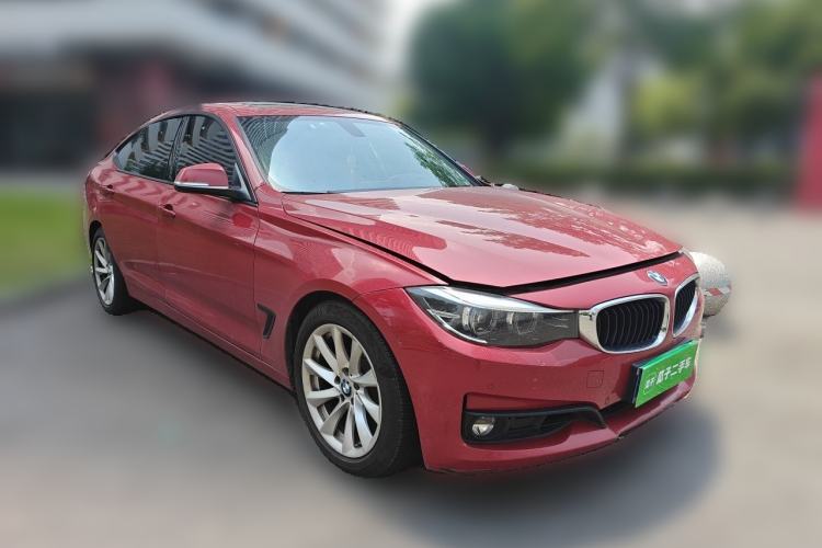 Used BMW 3 Series GT 2018 320i Sport Edition Front Right 45 Deg