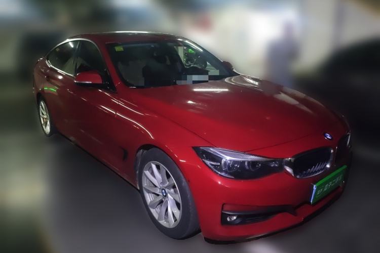 Used BMW 3 Series GT 2018 320i Sport Edition Front Right 45 Deg