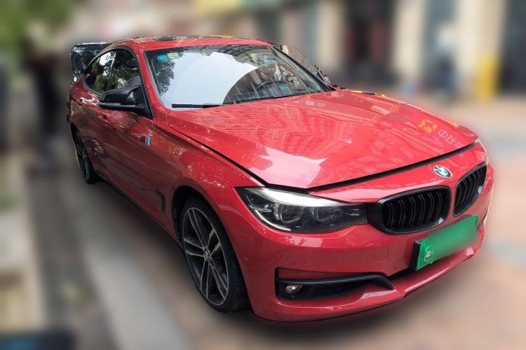 Used BMW 3 Series GT 2018 320i Sport Edition Front Right 45 Deg