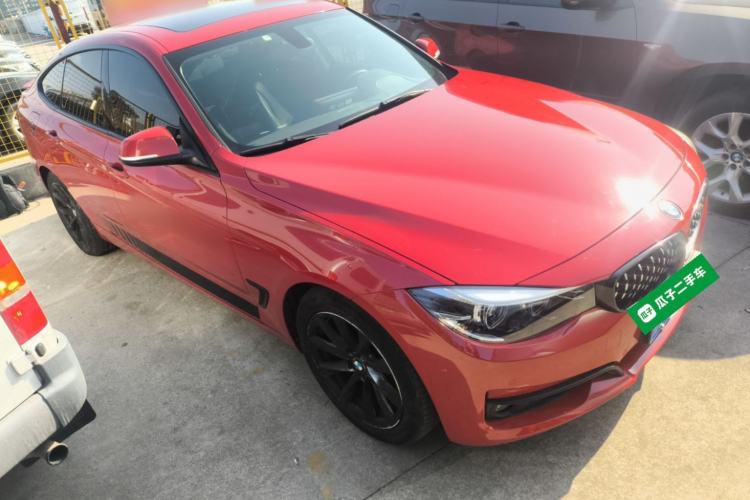 Used BMW 3 Series GT 2018 320i Sport Edition Front Right 45 Deg