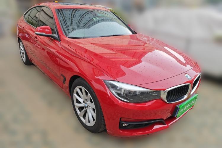 Used BMW 3 Series GT 2018 320i Sport Edition Front Right 45 Deg