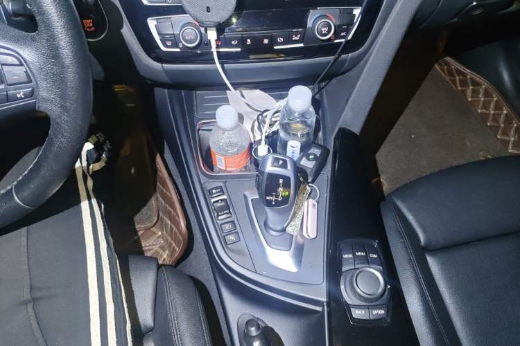 Used BMW 3 Series GT 2018 320i Sport Edition Gear Lever