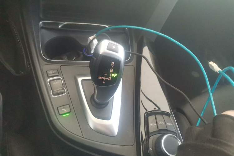 Used BMW 3 Series GT 2018 320i Sport Edition Gear Lever
