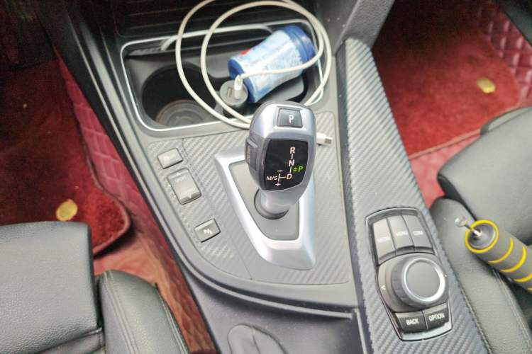 Used BMW 3 Series GT 2018 320i Sport Edition Gear Lever