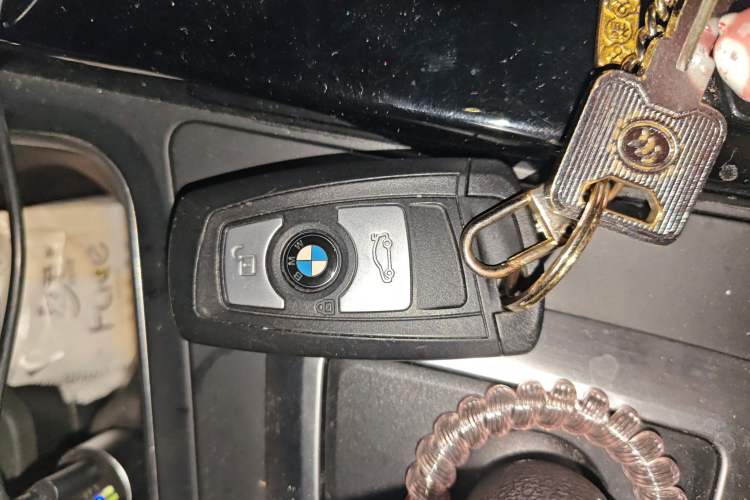 Used BMW 3 Series GT 2018 320i Sport Edition Interior 1