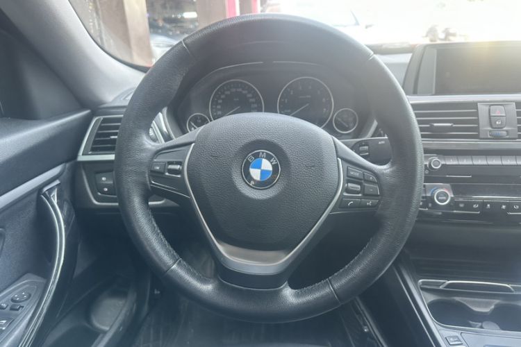Used BMW 3 Series GT 2018 320i Sport Edition Interior 2