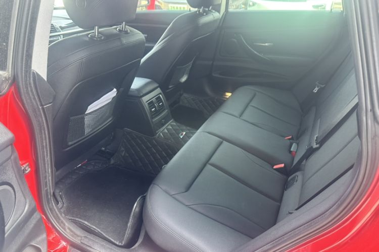 Used BMW 3 Series GT 2018 320i Sport Edition Interior 4