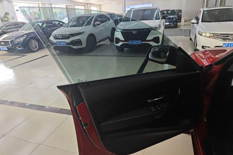 Used BMW 3 Series GT 2018 320i Sport Edition Interior 7