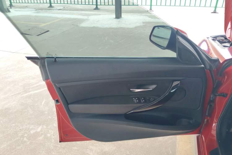Used BMW 3 Series GT 2018 320i Sport Edition Left Front Door Interior