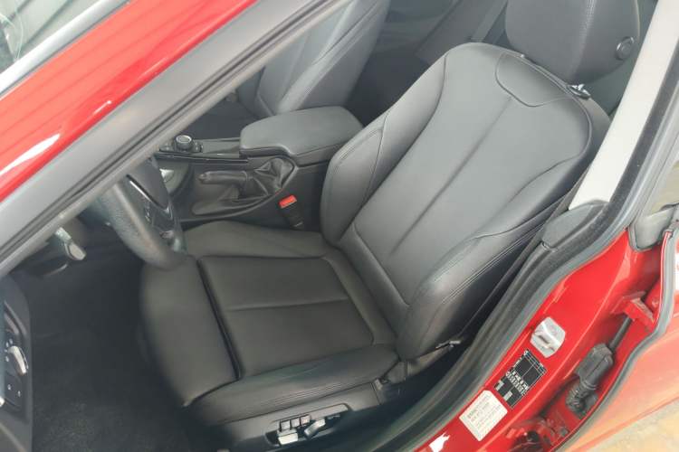 Used BMW 3 Series GT 2018 320i Sport Edition Left Front Seat