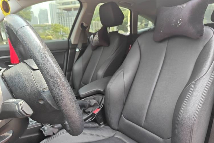Used BMW 3 Series GT 2018 320i Sport Edition Left Front Seat