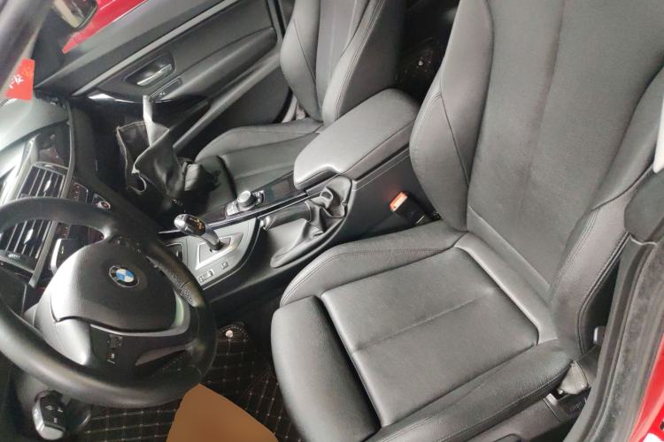 Used BMW 3 Series GT 2018 320i Sport Edition Left Front Seat