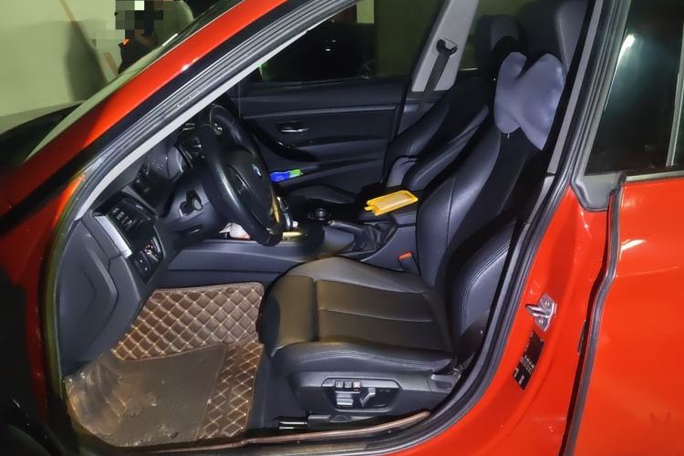 Used BMW 3 Series GT 2018 320i Sport Edition Left Front Seat