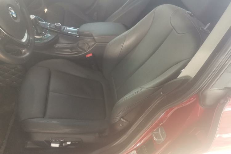 Used BMW 3 Series GT 2018 320i Sport Edition Left Front Seat