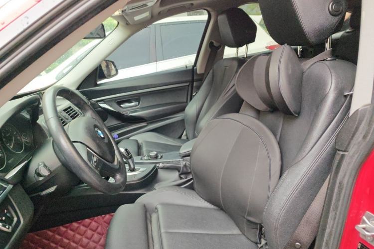 Used BMW 3 Series GT 2018 320i Sport Edition Left Front Seat