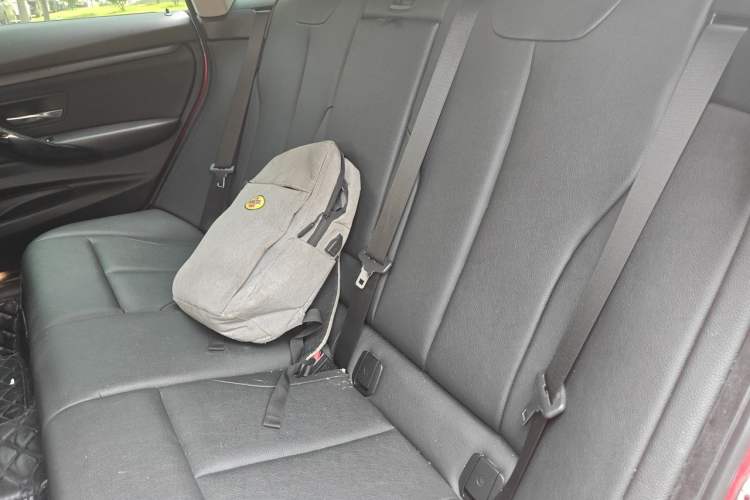 Used BMW 3 Series GT 2018 320i Sport Edition Left Rear Seat