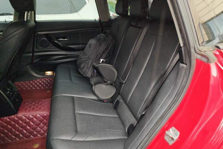 Used BMW 3 Series GT 2018 320i Sport Edition Left Rear Seat