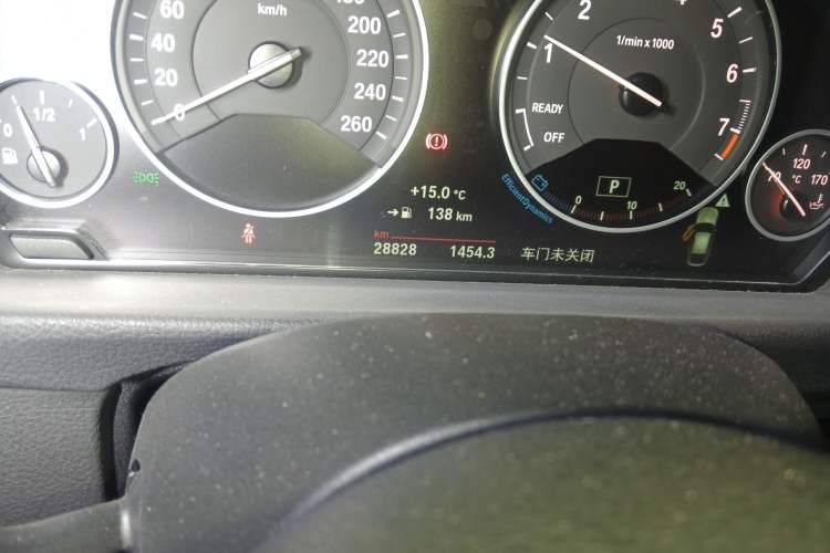 Used BMW 3 Series GT 2018 320i Sport Edition Odometer Close Up