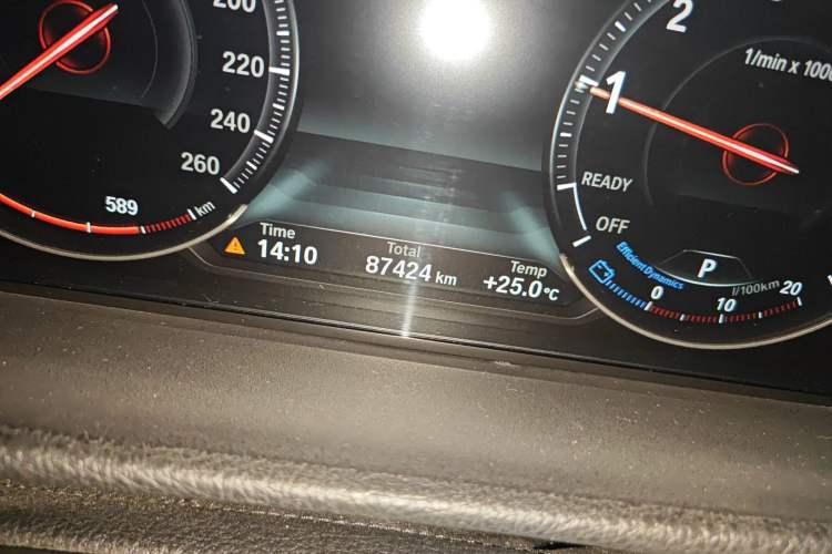 Used BMW 3 Series GT 2018 330i xDrive M Sport Edition Odometer Close Up