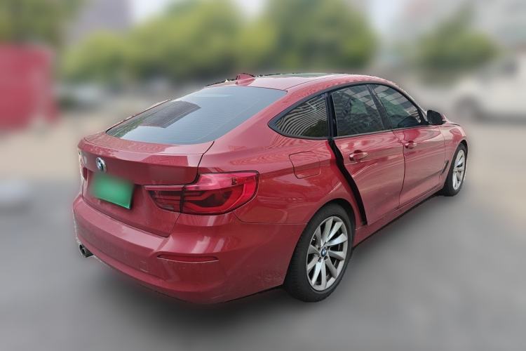 Used BMW 3 Series GT 2018 320i Sport Edition Rear Right 45 Deg