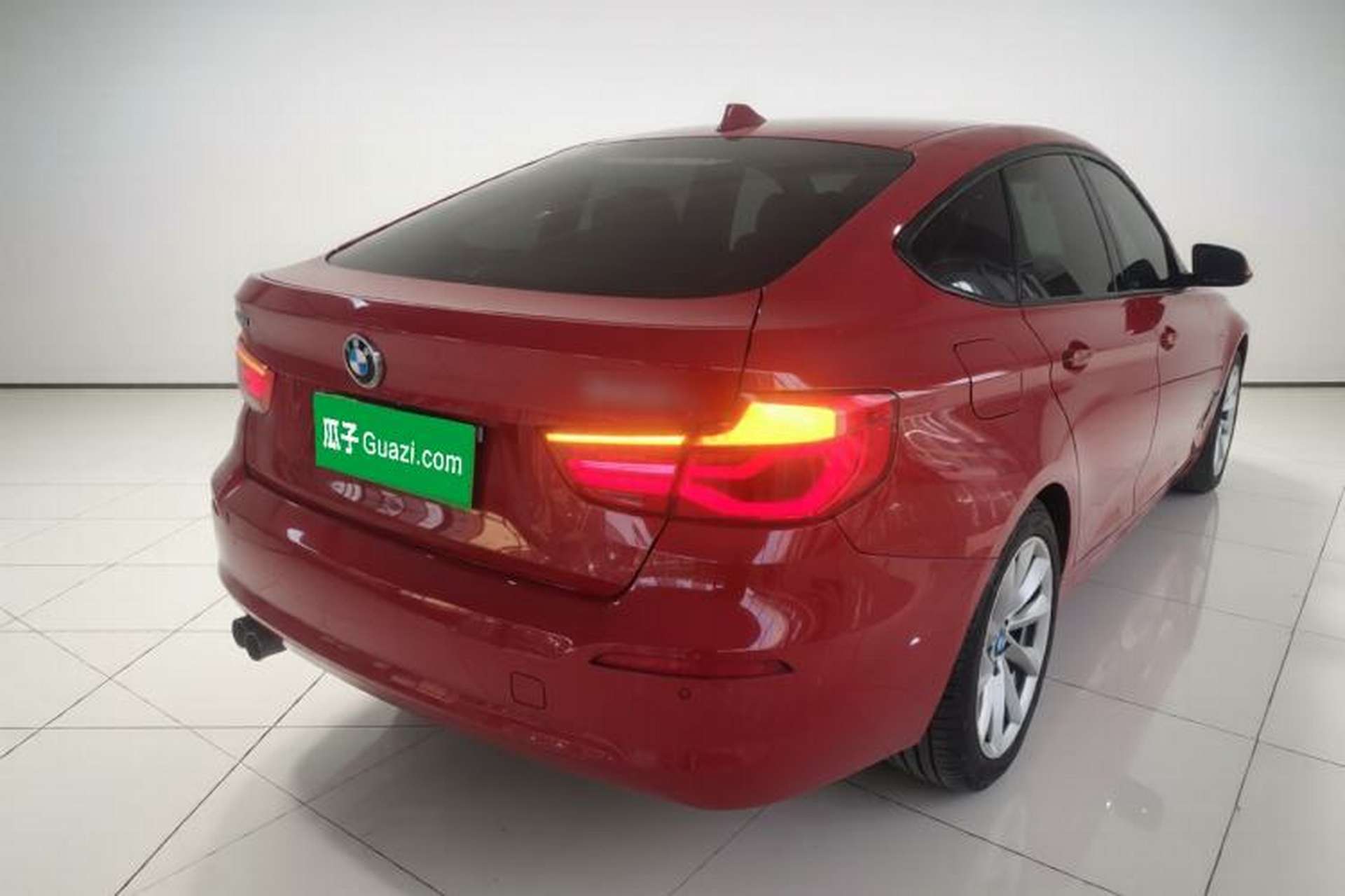 Used BMW 3 Series GT 2018 320i Sport Edition Rear Right 45 Deg