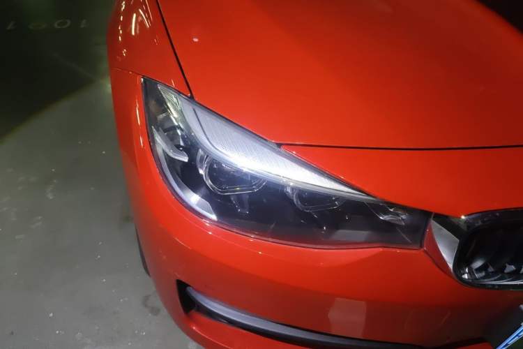 Used BMW 3 Series GT 2018 320i Sport Edition Right Front Headlight