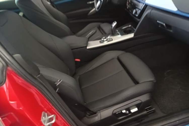 Used BMW 3 Series GT 2018 320i M Sport Edition Right Front Seat
