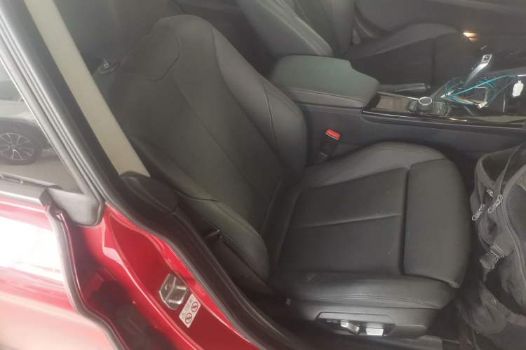 Used BMW 3 Series GT 2018 320i Sport Edition Right Front Seat