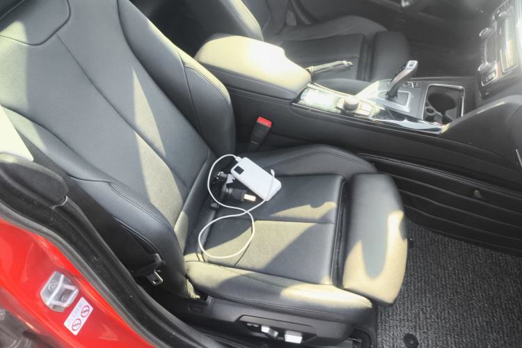 Used BMW 3 Series GT 2018 320i Sport Edition Right Front Seat
