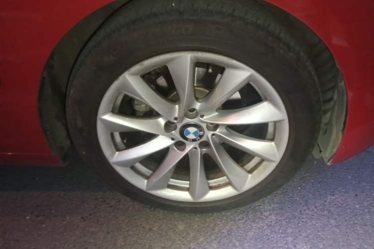 Used BMW 3 Series GT 2018 320i Sport Edition Right Front Wheel Hub