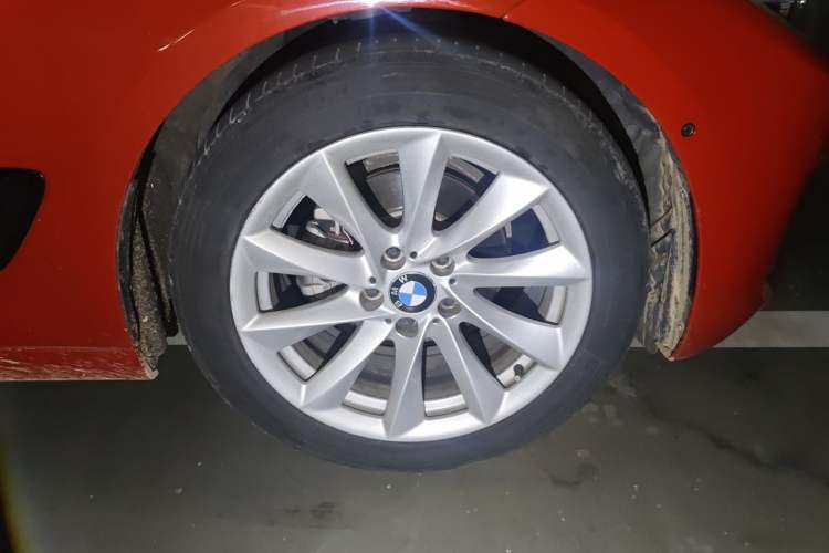 Used BMW 3 Series GT 2018 320i Sport Edition Right Front Wheel Hub