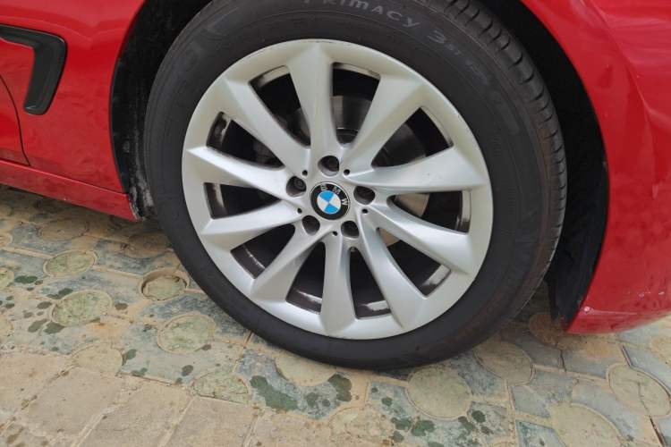 Used BMW 3 Series GT 2018 320i Sport Edition Right Front Wheel Hub