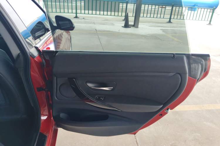 Used BMW 3 Series GT 2018 320i Sport Edition Right Rear Door Interior