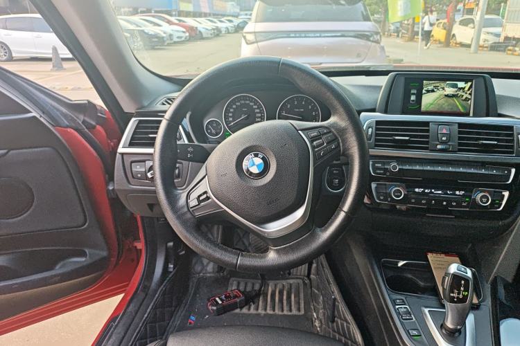 Used BMW 3 Series GT 2018 320i Sport Edition Steering Wheel
