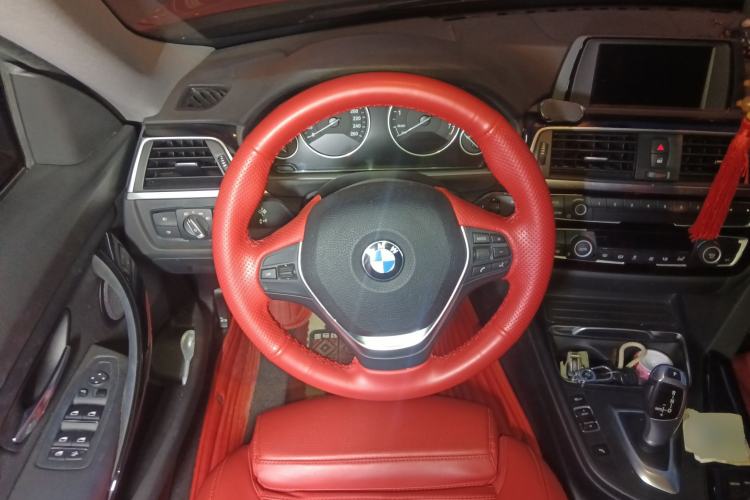Used BMW 3 Series GT 2018 320i Sport Edition Steering Wheel