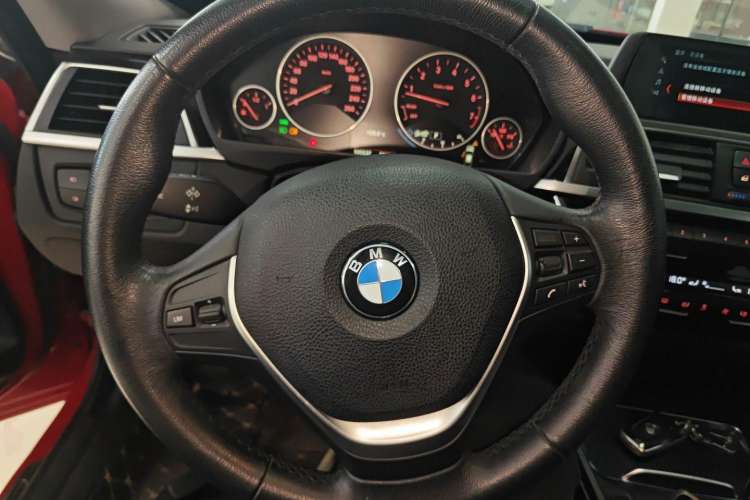 Used BMW 3 Series GT 2018 320i Sport Edition Steering Wheel