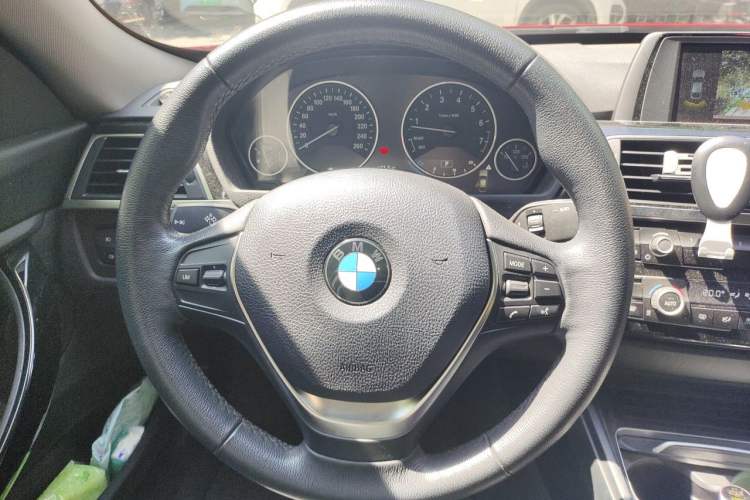 Used BMW 3 Series GT 2018 320i Sport Edition Steering Wheel