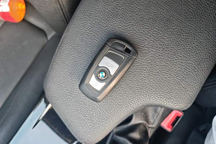 Used BMW 3 Series GT 2018 320i Sport Edition Vehicle Key