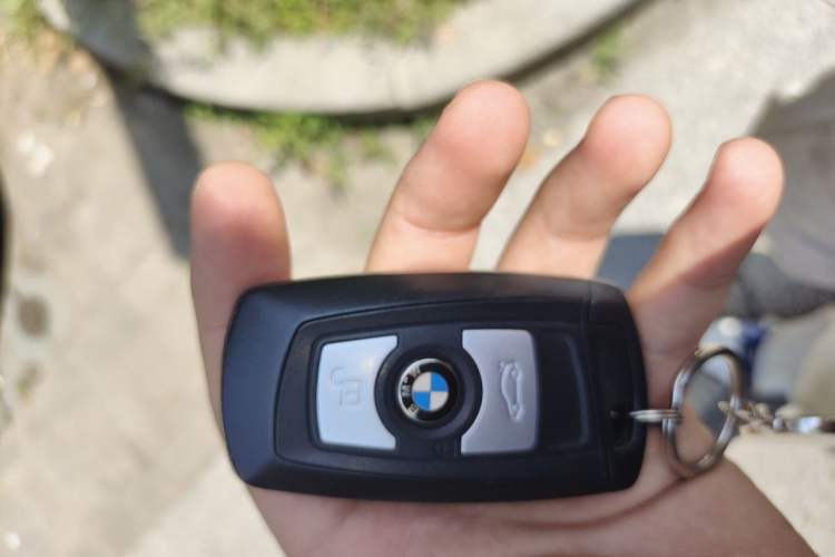 Used BMW 3 Series GT 2018 320i Sport Edition Vehicle Key
